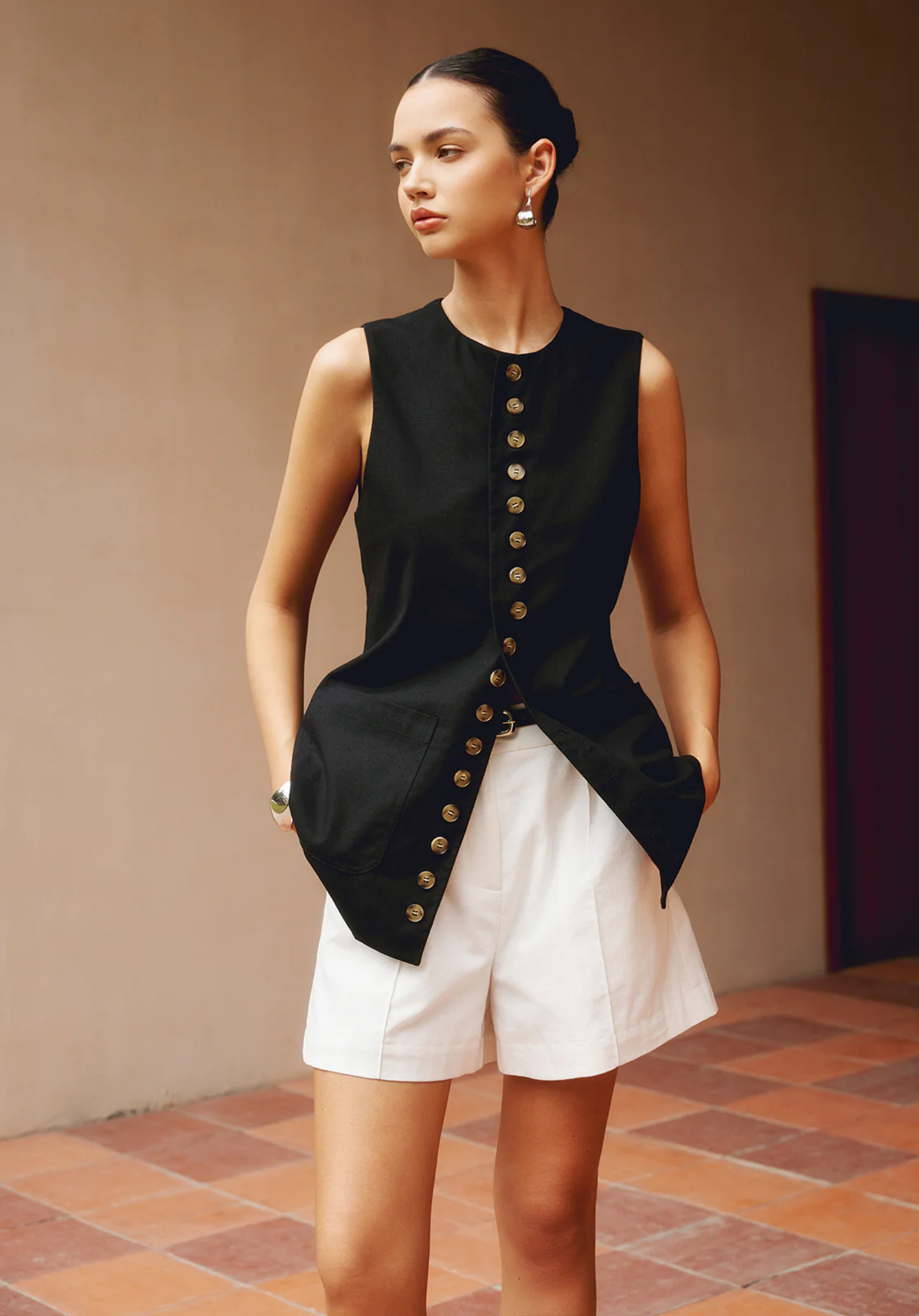 Linen Buttoned Vest®